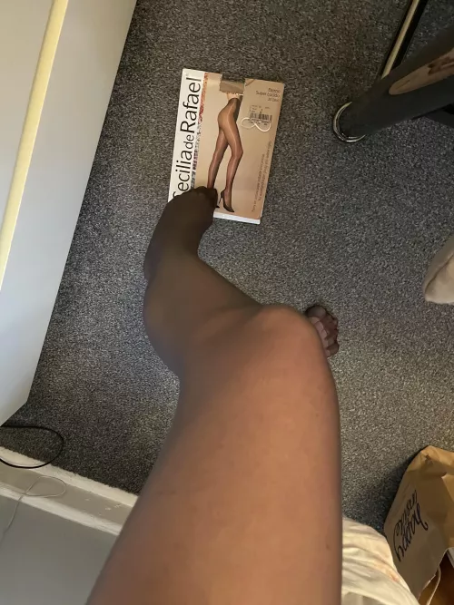 Time for your Friday morning leg worshipping