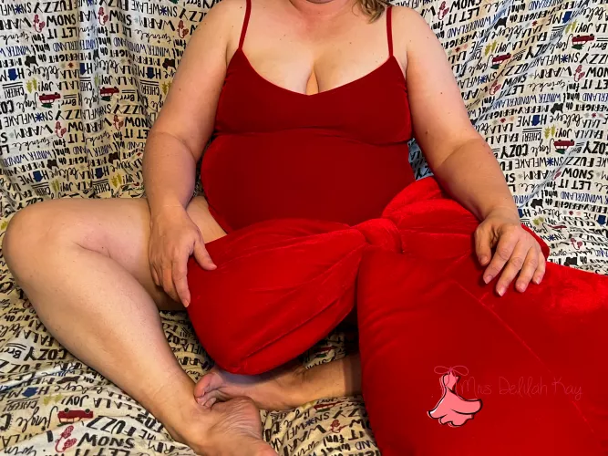 time to get out some decorations...