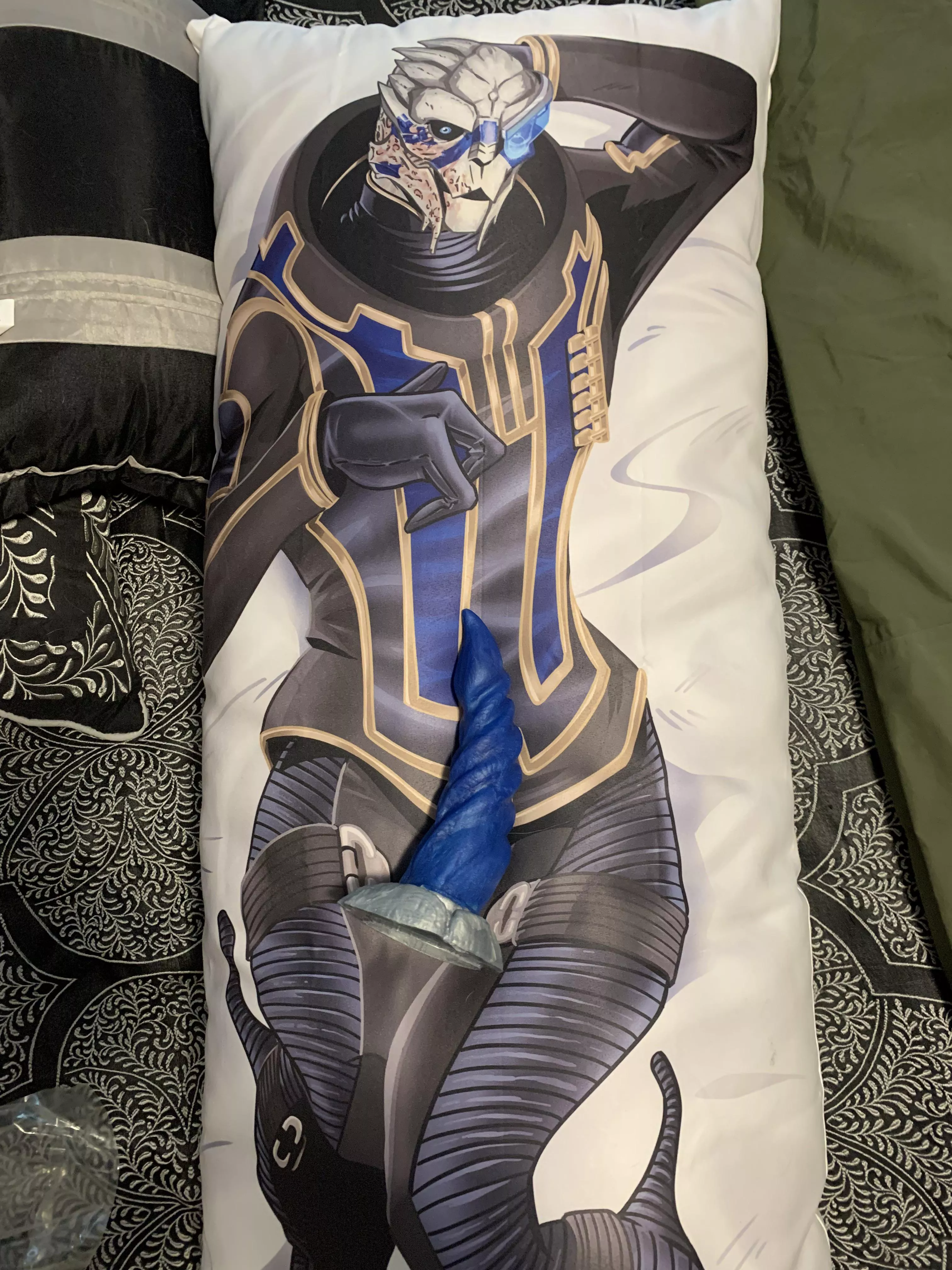 Time to test some reach and flexibility (from TheCraftyHedonist on Etsy)