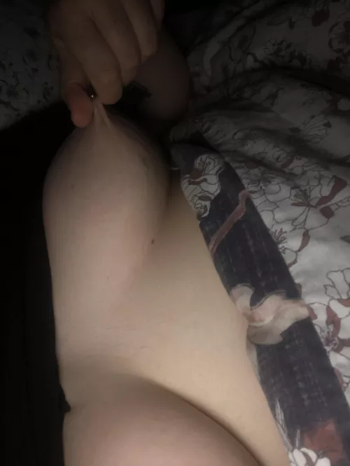 Titty Tuesday๐บ๐ป๐