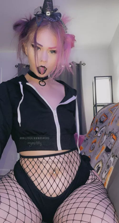 To the 6 who see this, hope u enjoy a slim thicc e-slut