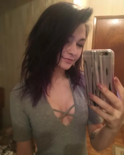 ✨To the FEW ppl who will see this: DM me to get a FREE recent nude cuz I'm feeling slutty af! ✨To the FEW ppl who will see this: DM me to get a FREE recent nude cuz I'm feeling slutty af!