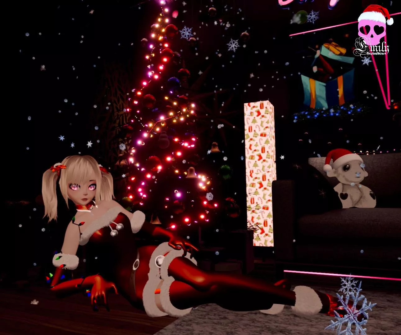 Today I am your present under the Christmas tree, I promised you a gift for the New Year, so I am waiting for you all🎄 https://chaturbate.com/emyliveshow