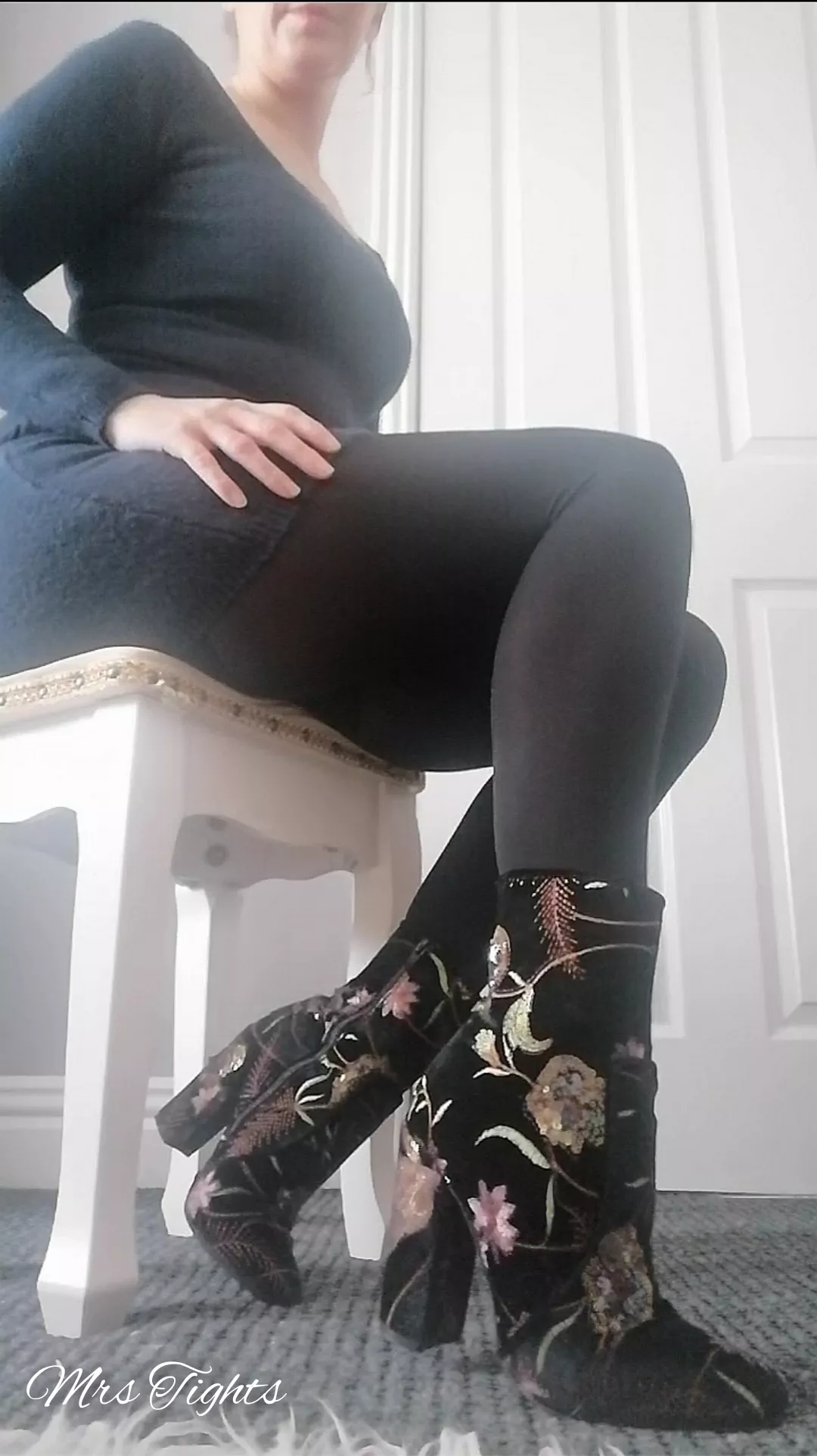 Today's are 80 denier as its freeeeeeeeezing here ❄️❄️