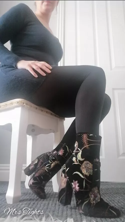 Today's are 80 denier as its freeeeeeeeezing here ❄️❄️