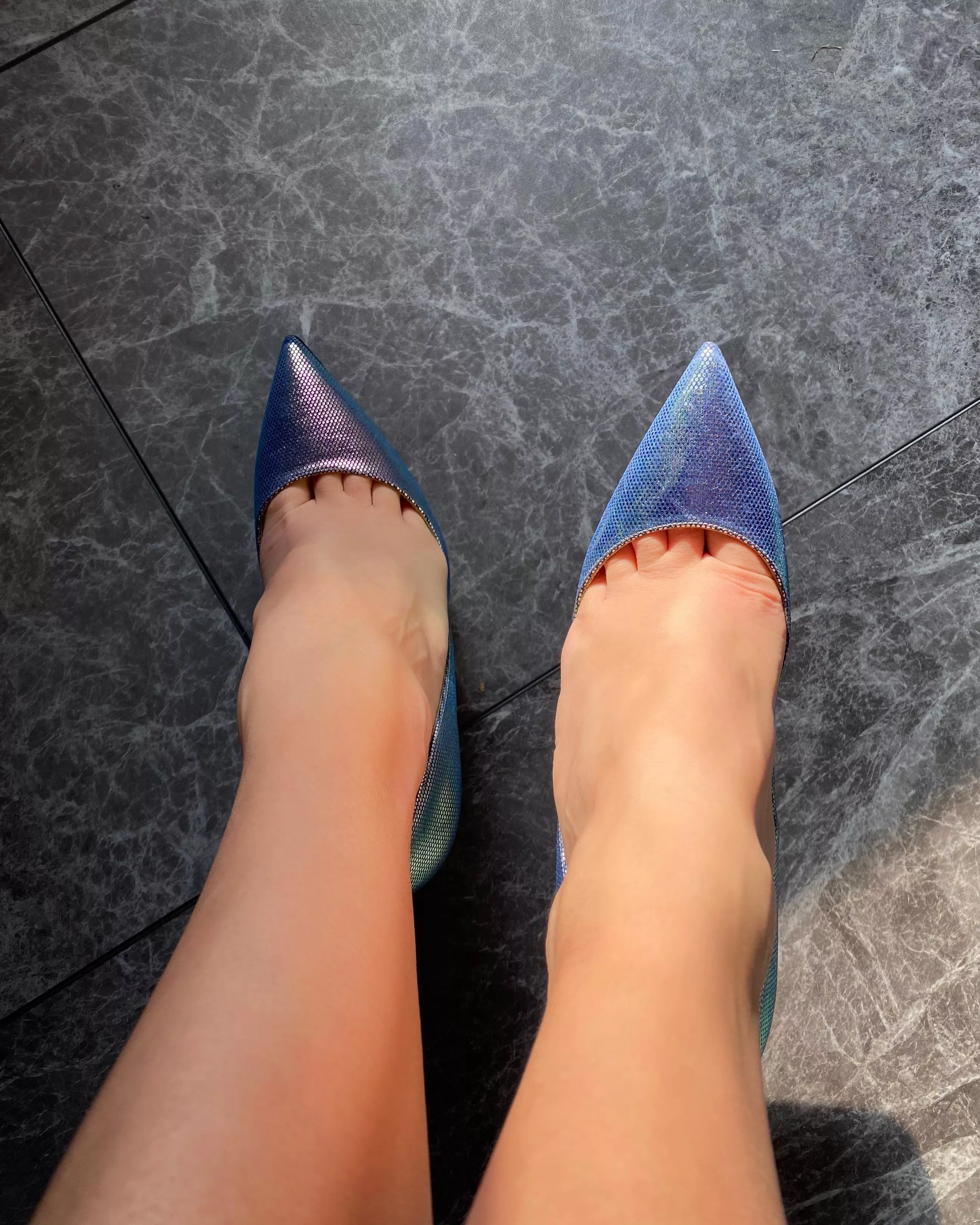 Toe cleavage anyone?!