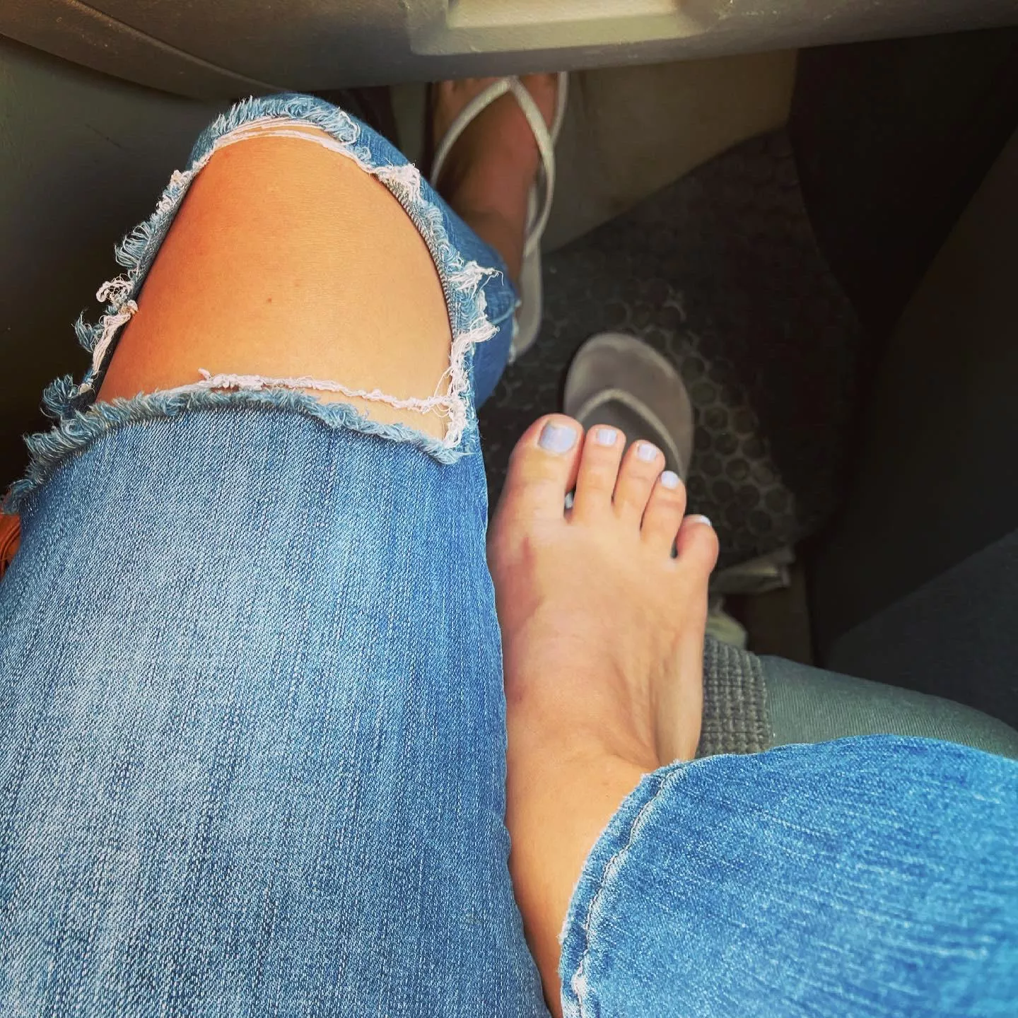 Toes before I got them dirty in the beach 🏖 Toes before I got them dirty in the beach 🏖
