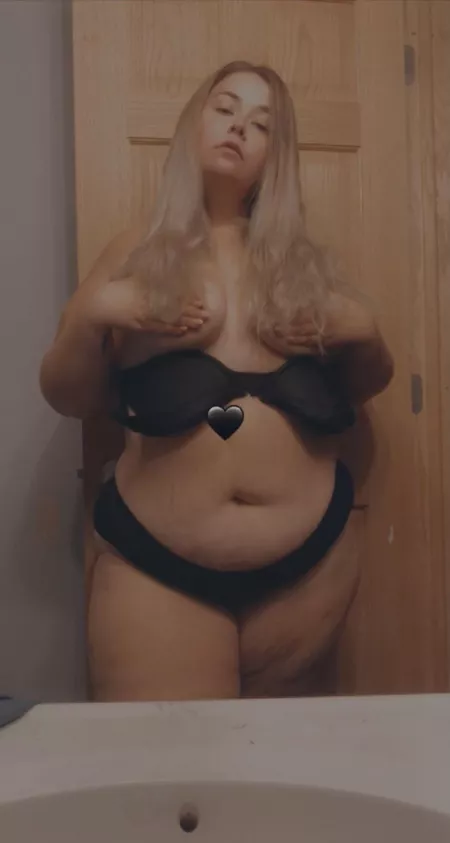 Tomorrow’s my birthday! Who’s spoiling me!?!?!🥰🥰