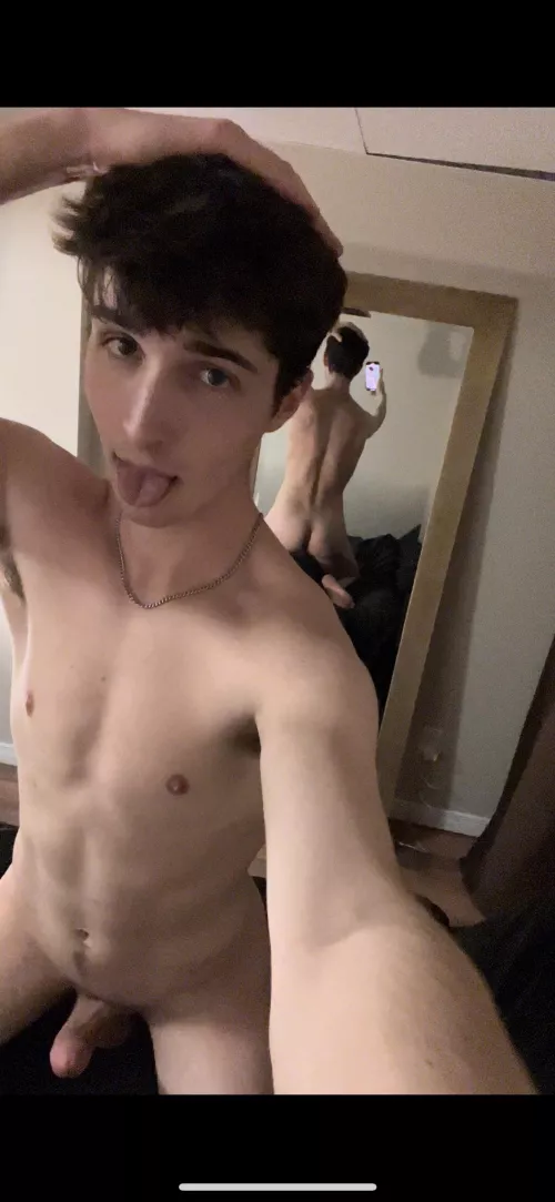 Tongues out buns out