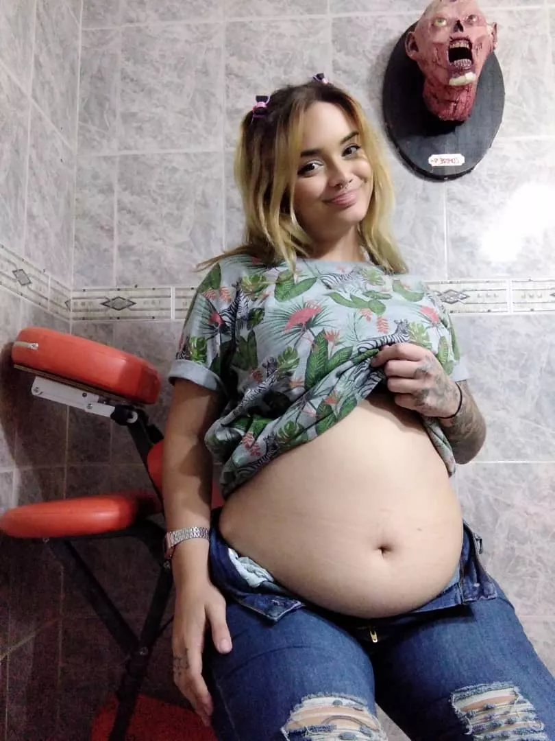 Too adorable and getting bigger .. kik and Instagram: @ kg.belly