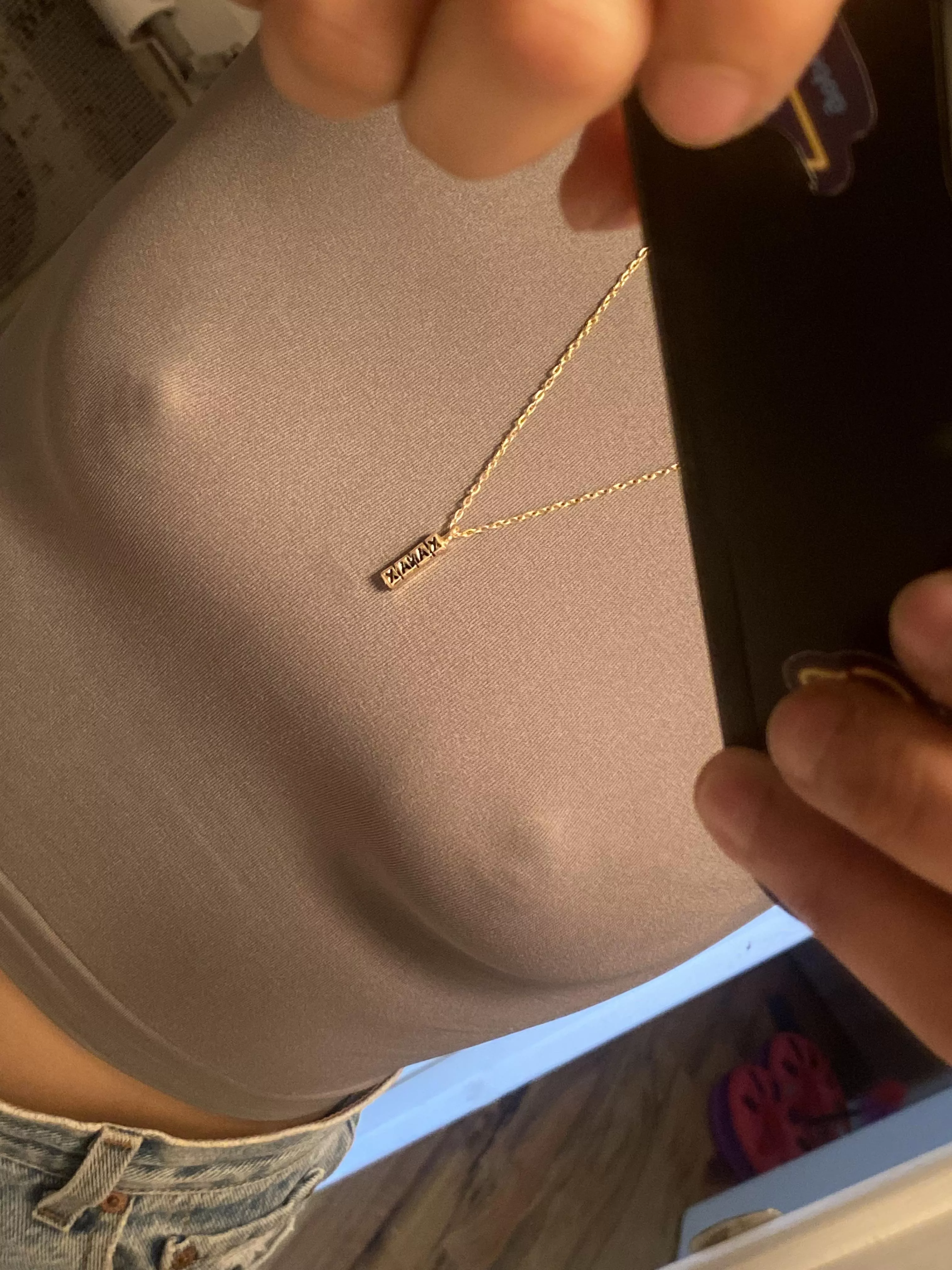 too cold out here for ya girls nips