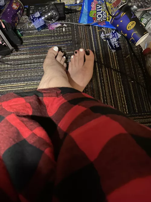 took a sneaky photo while gaming, do you like it? π€π€