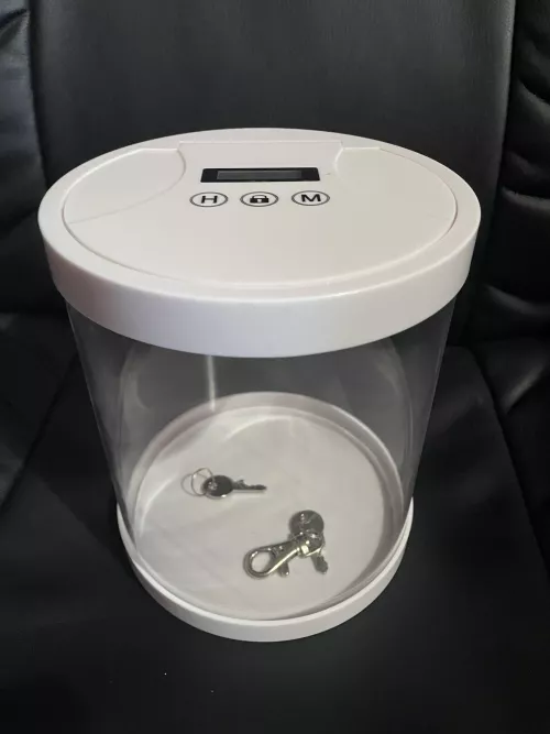 Took my next step because I’m not brave enough to post my keys to someone yet. My heart started racing and my cock started raging against the cage the second I heard the lock click. Waaaaay better feeling than always having access 😅