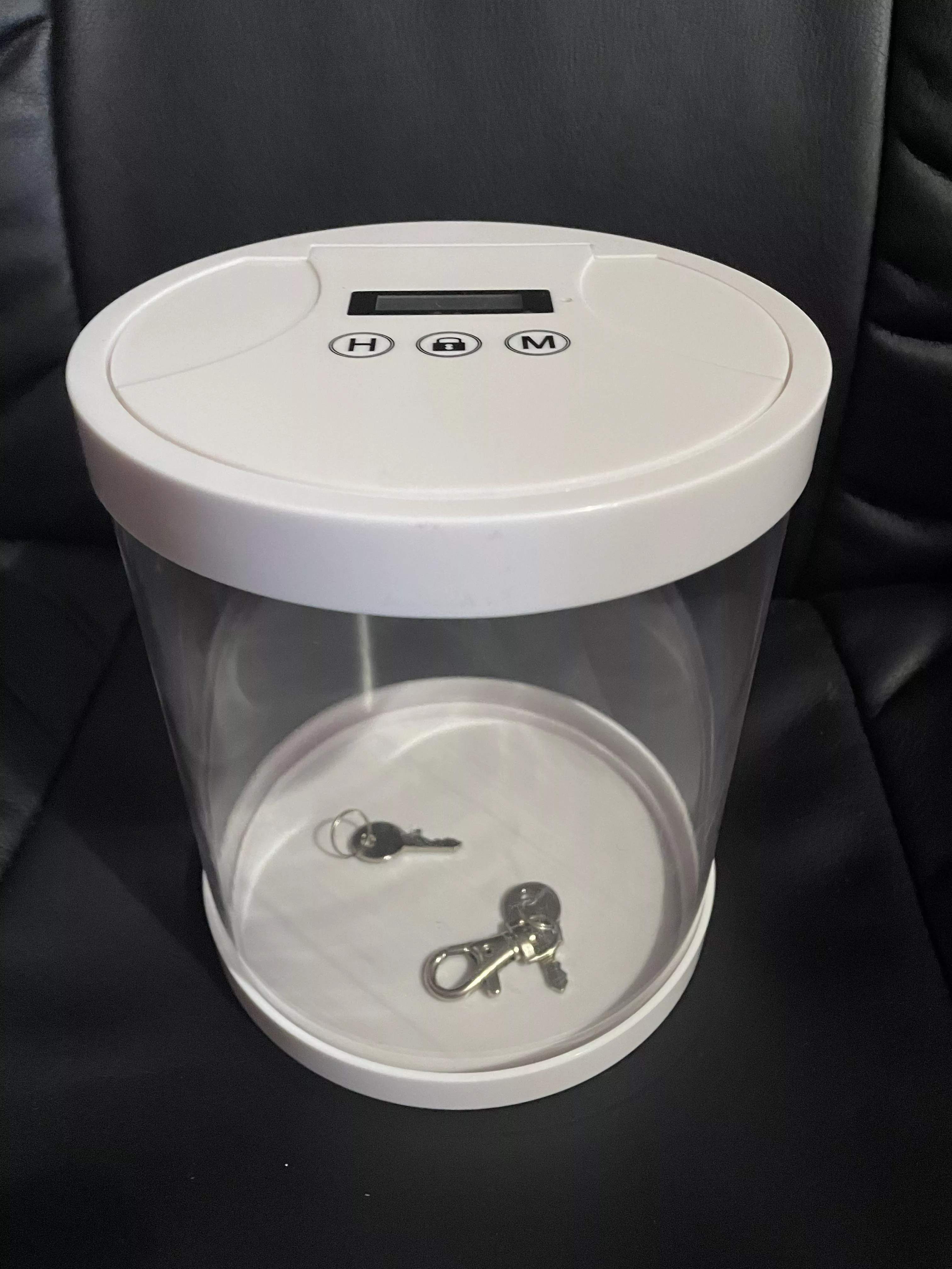 Took my next step because I’m not brave enough to post my keys to someone yet. My heart started racing and my cock started raging against the cage the second I heard the lock click. Waaaaay better feeling than always having access 😅