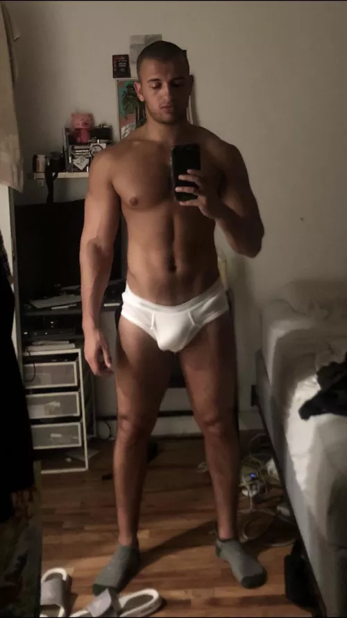 took this in my roommates mirror while he was out 😬