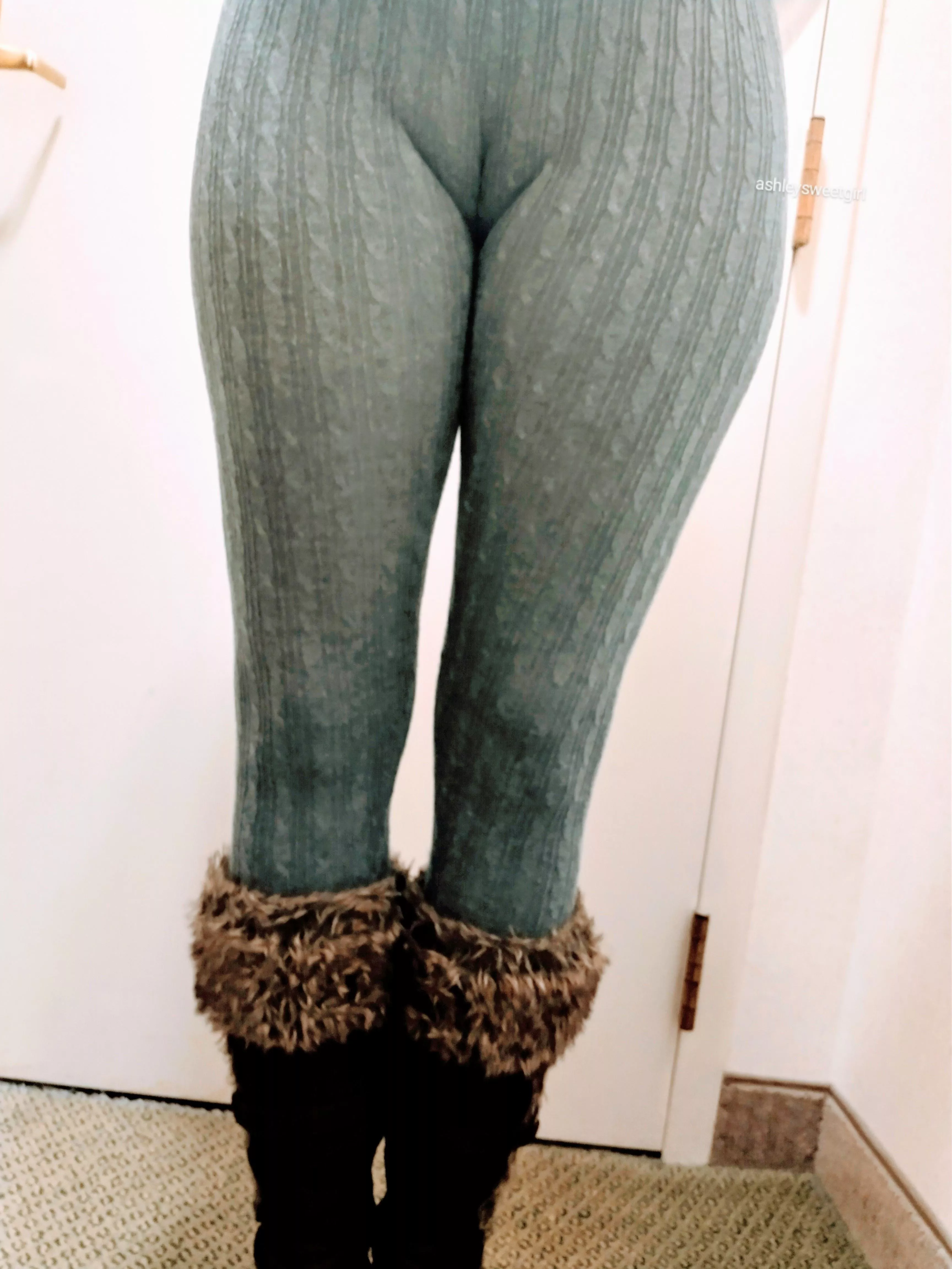 Totally got called out in public on my cameltoe in these leggings last night. Good thing is was just a compliment :0 Totally got called out in public on my cameltoe in these leggings last night. Good thing is was just a compliment :0