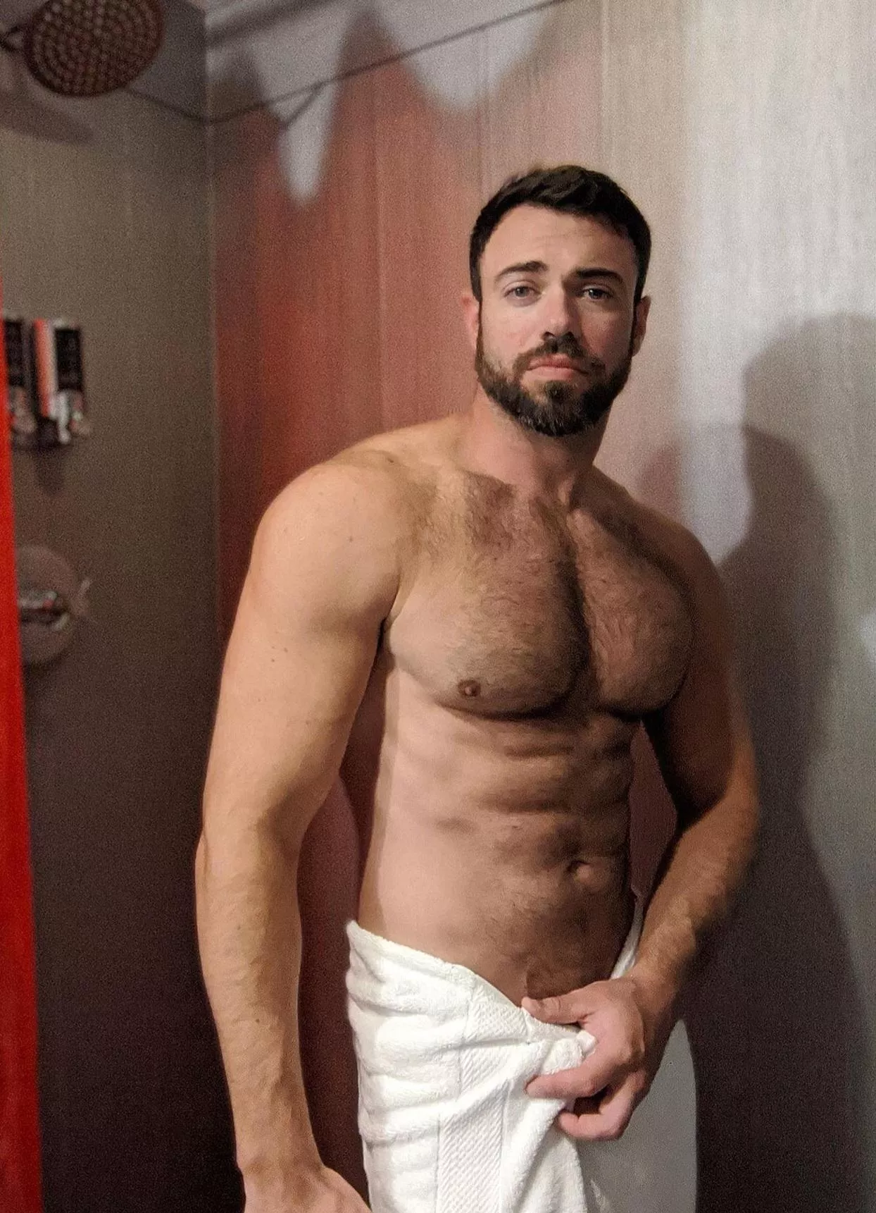 Towel on or off? Dms open!