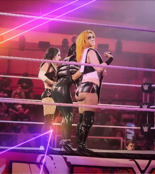 Toxic Attraction and GiGi’s cheeks