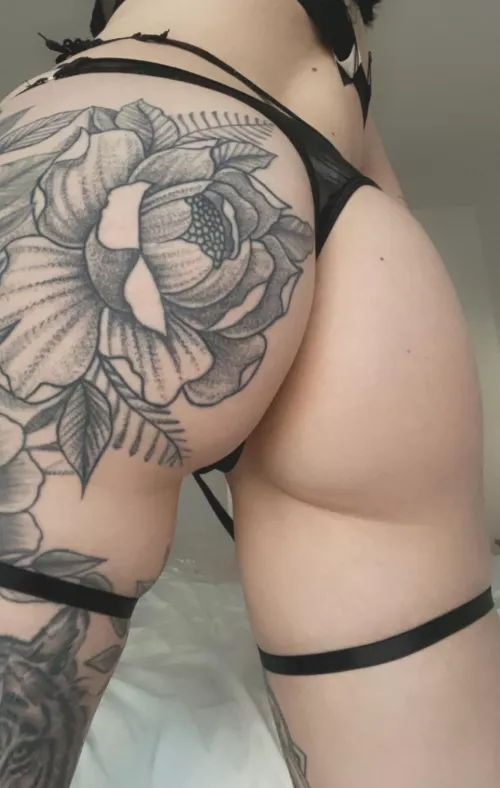 Trace my skin with your tongue❤️