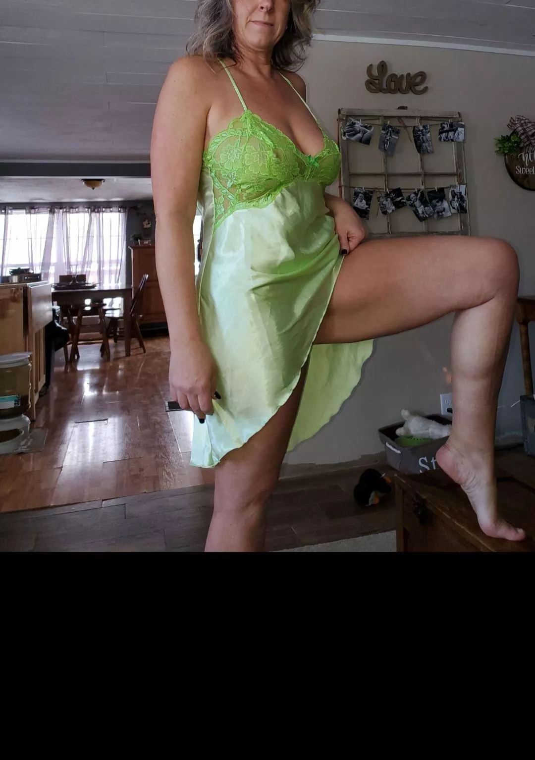 Trading 50 year old aware wife pics and videos. Face++ aware++. Send sample and wait for reply. Tele Smoke Show555