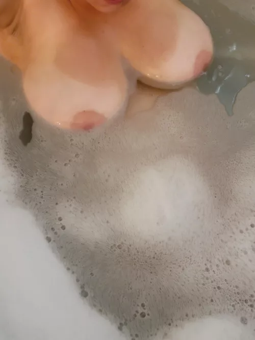 Trading busty 30yo wife pics while bored at work. Send sample to kik puzziliquer. Sorry no face pics