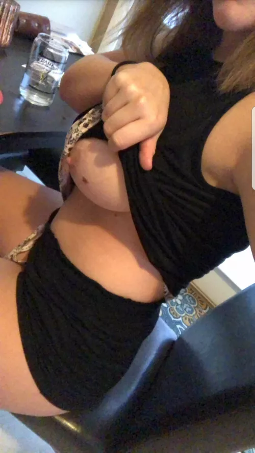 Trading my wife for most of the night. Prefer small tits/young, but I'm open. Send sample to Kik or telle ccplayer73
