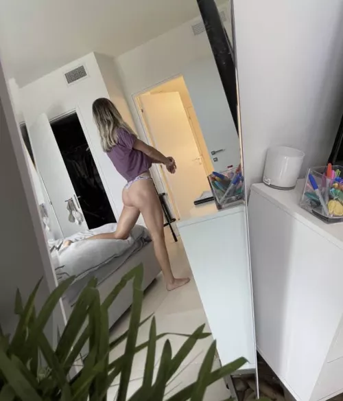 Trading while up. Add tele and send samples with face. Tele is sander030xx