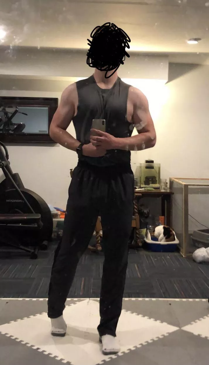 Trained ar(m)s today. Time for a shower. 🔥💦 Trained ar(m)s today. Time for a shower. 🔥💦