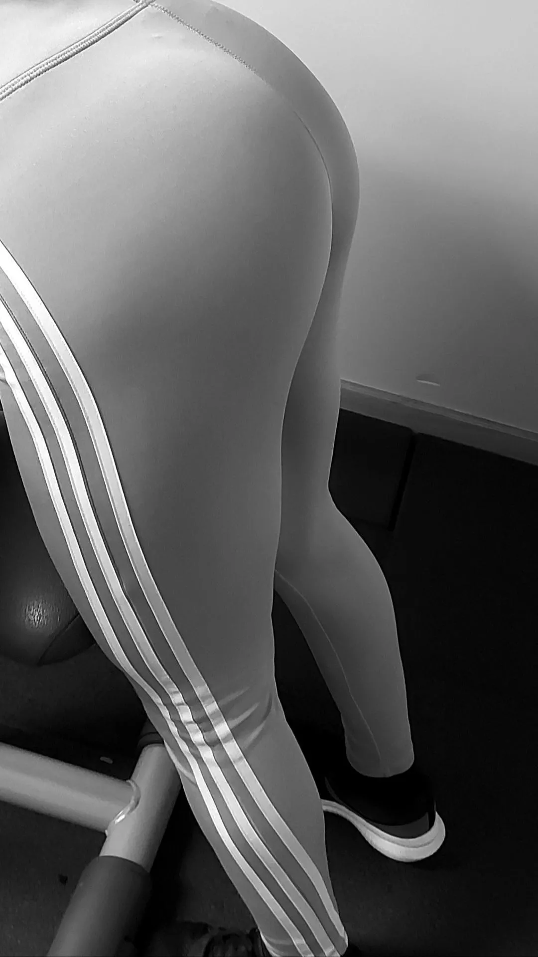 Training my 20 year old booty😇