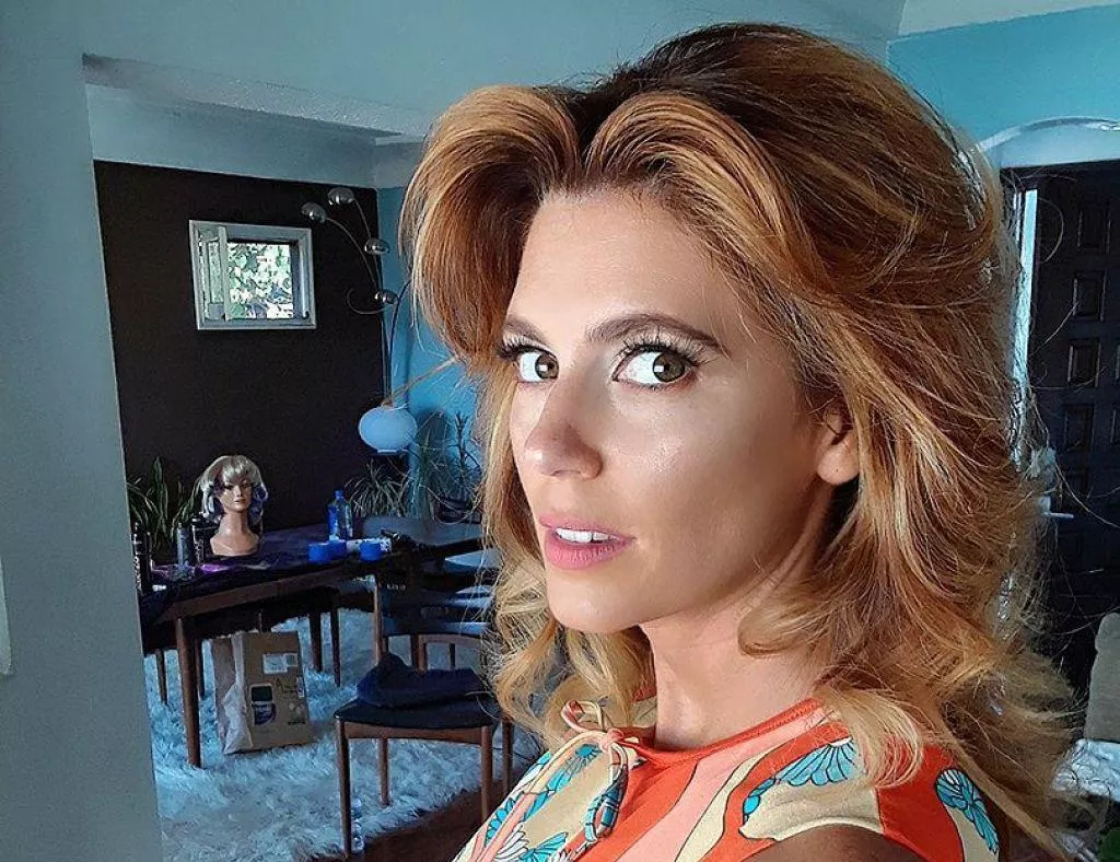 Trapped by her eyes.