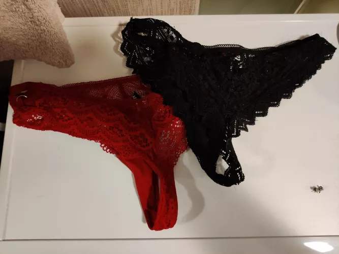 Treats from my 2 friends, which should I cover in cum?