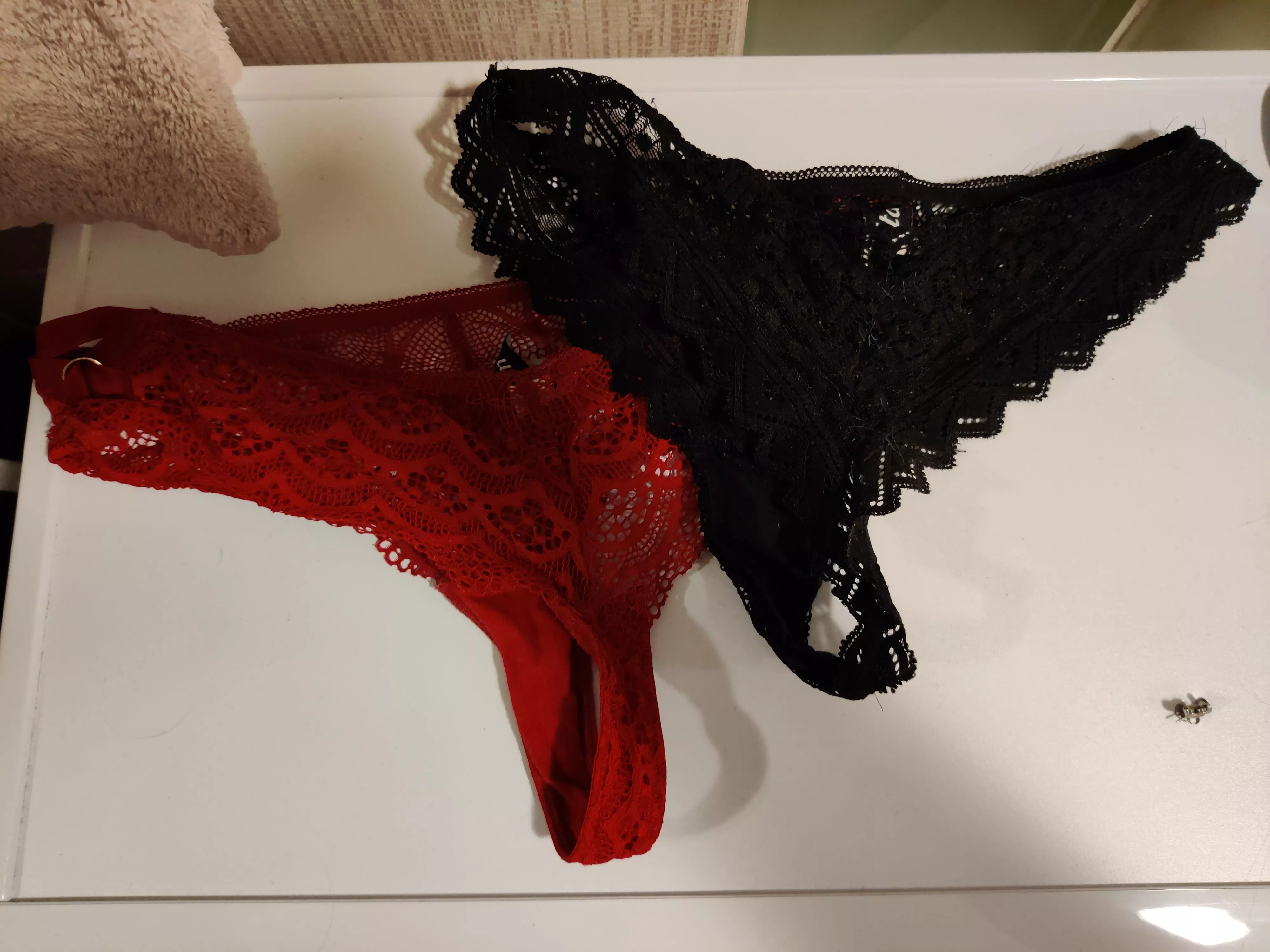 Treats from my 2 friends, which should I cover in cum?