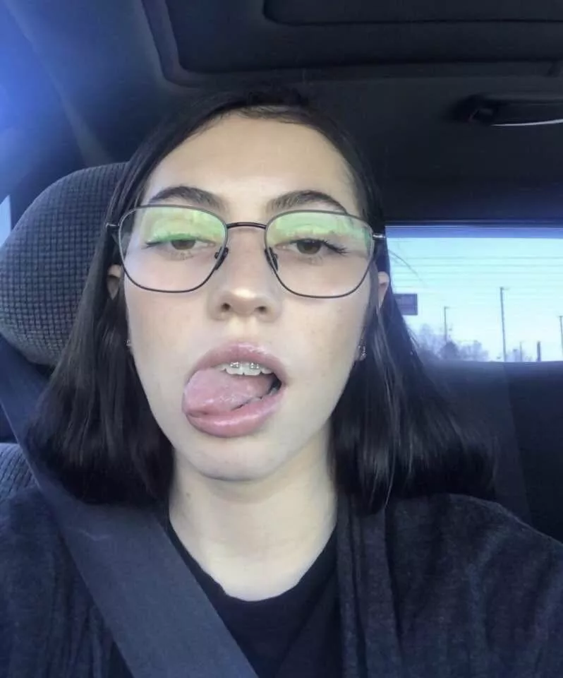 Tribute this slut face? 🔥 Kik @ justgop5