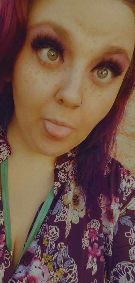 Tryin not to be so little at work but I can't help it when I feel so cute🥰🥰