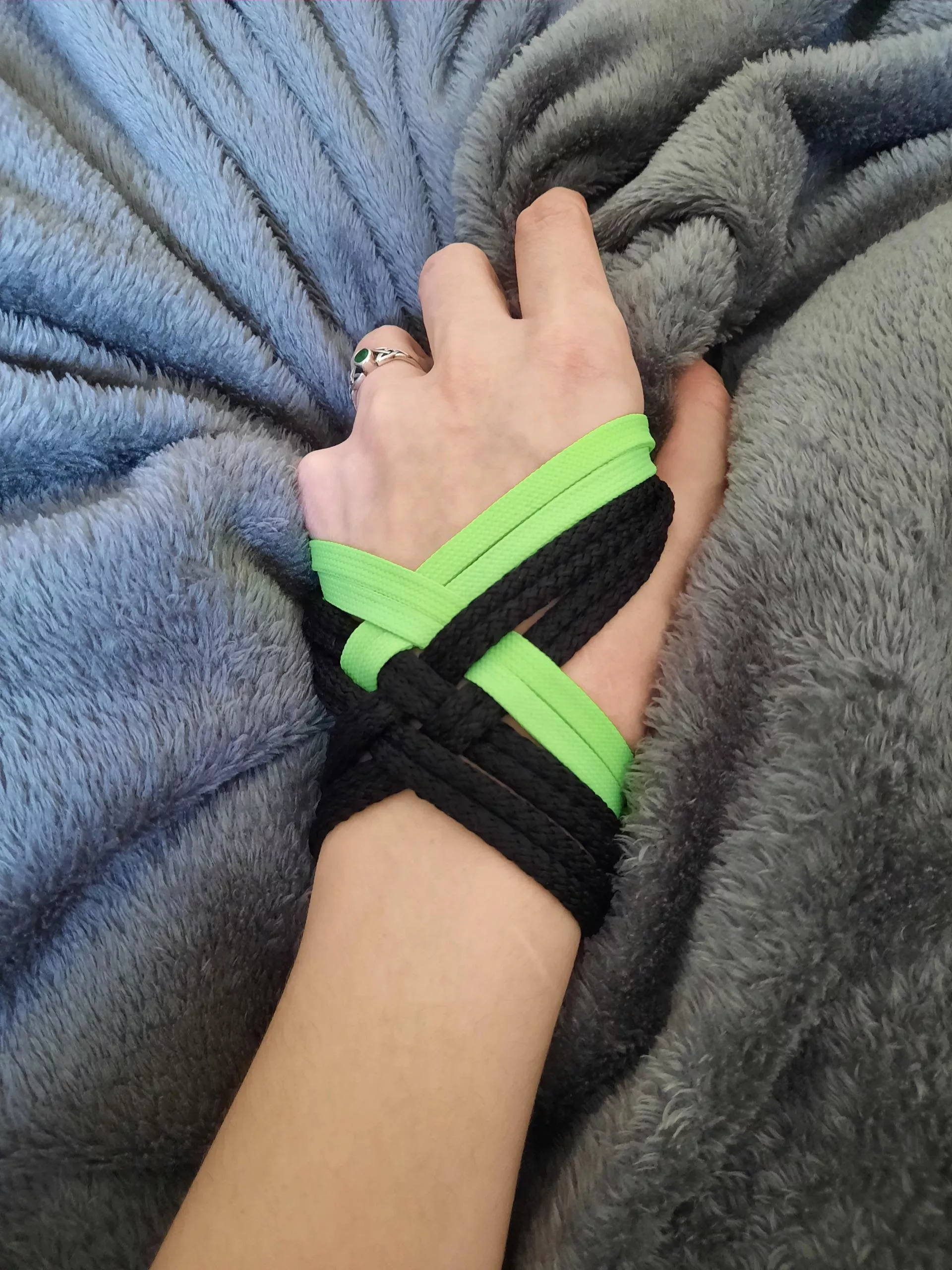Trying a self tie with a simple wrist cuff... Trying a self tie with a simple wrist cuff...