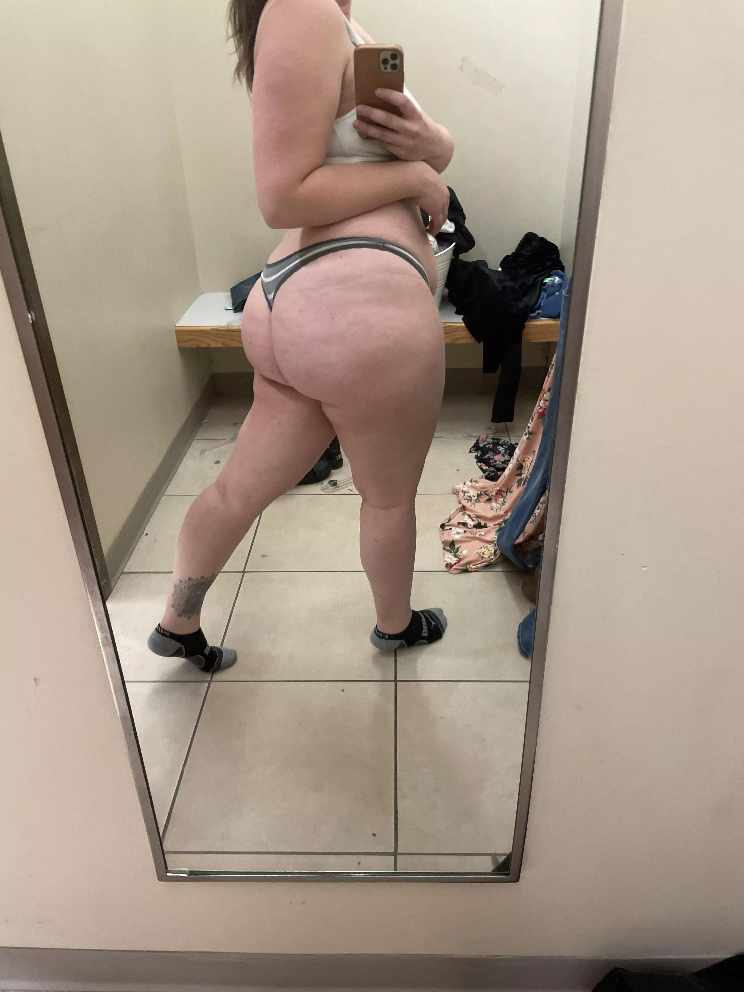 Trying on new jeans cause nothing fits my growing ass 😂