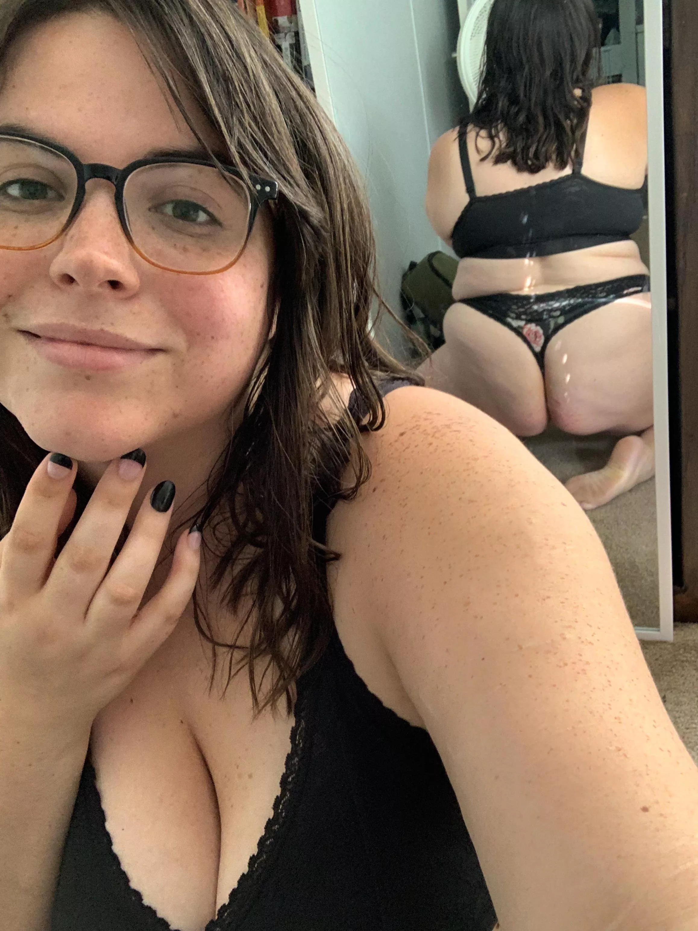 Trying on some new panties and bra 😘