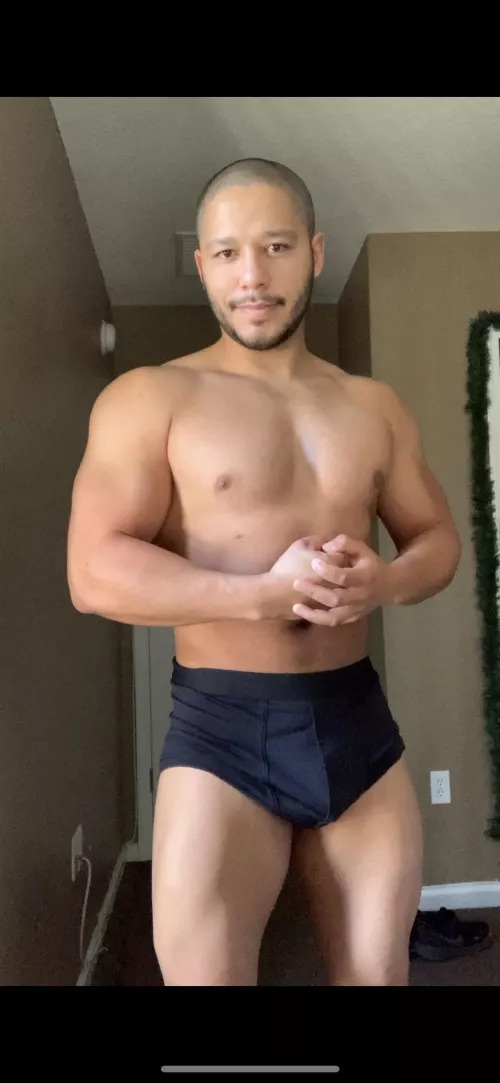 Trying to get those boulder shoulders 😜