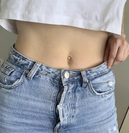 Tummy is out today 💙🤍