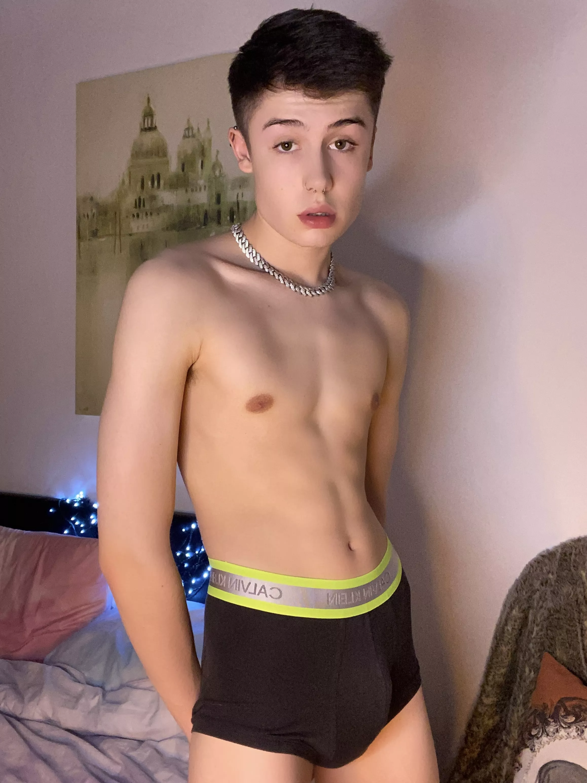 Twinks are the best fucktoys😛