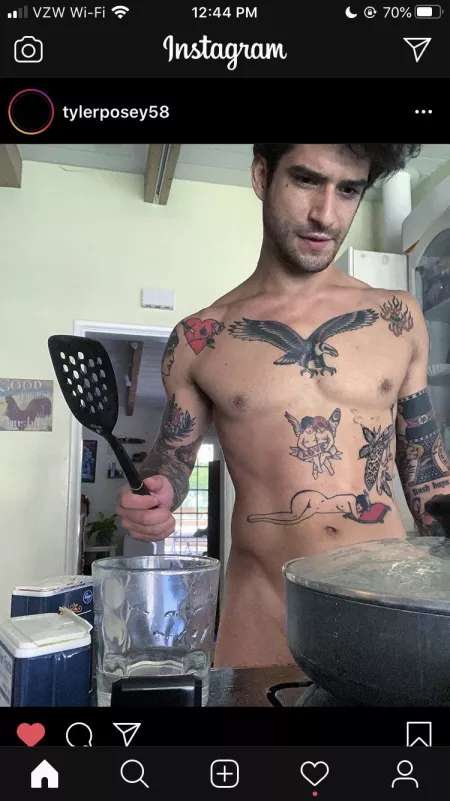 Tyler Posey frying “sausage” in the nude on Instagram