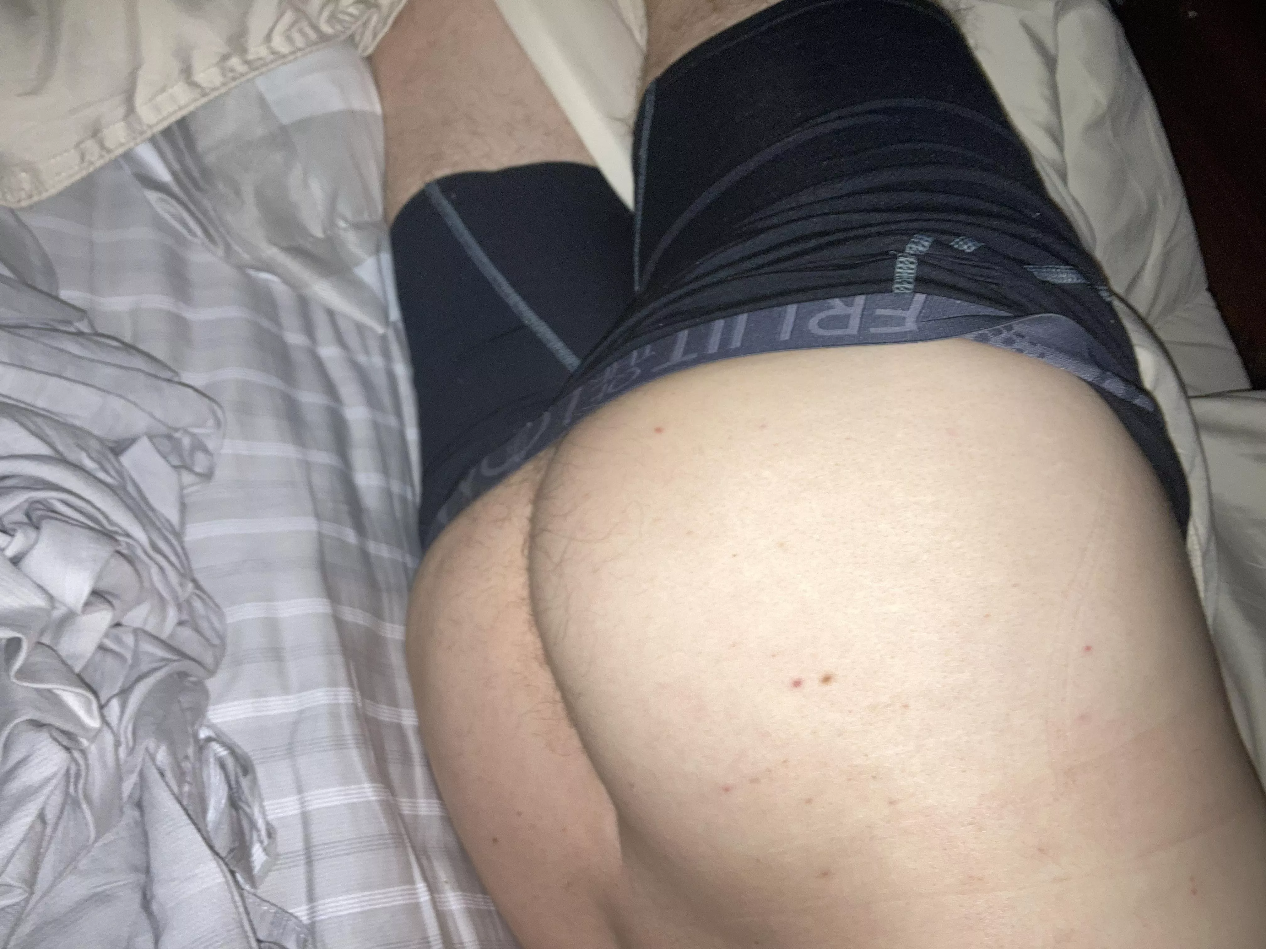 Ughhhh I need a huge bull to spread my ass open 😫 bwc preferred