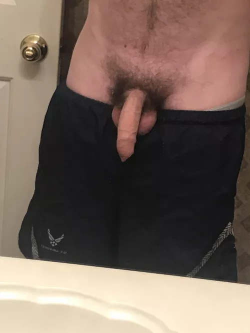 Uncut airman here ✈️