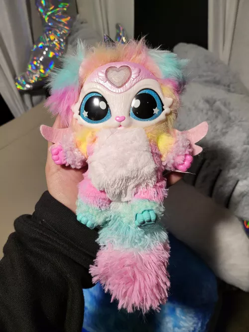 Update! This is the little cutie I got I named her 🐛Paul 😍