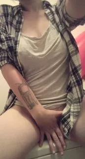 Upvote if you like my flannel 😉 Upvote if you like my flannel 😉