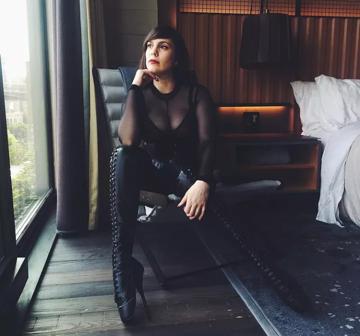 Upvote if you wanna be own by me😋😋