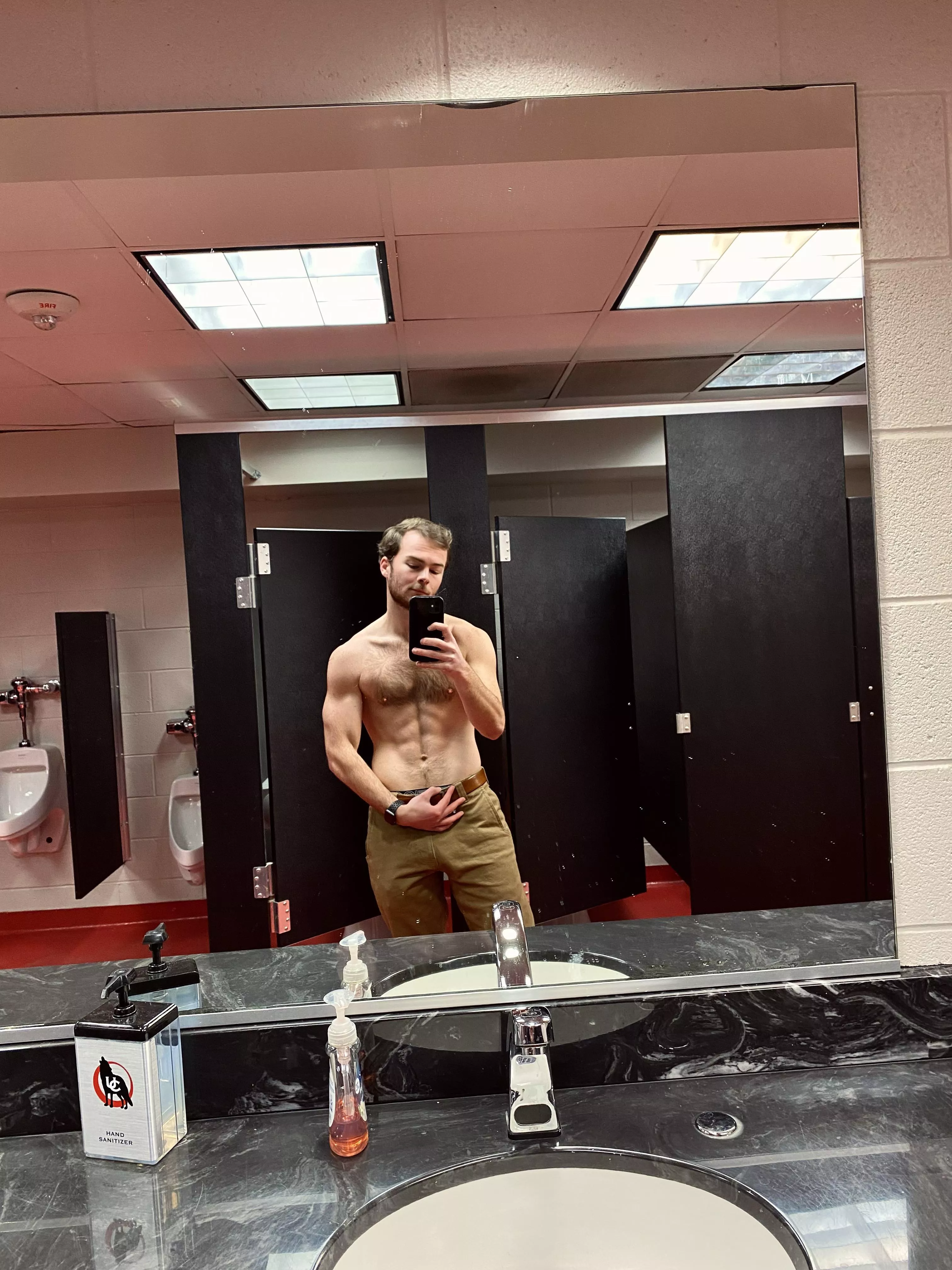 Upvote if you want me to drop the pants😏