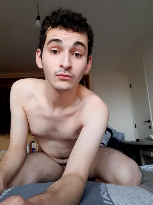 Upvote only if you'd suck my dick until I cum in your mouth 😈