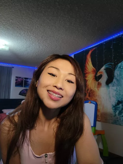 used to hide my smiles because I thought braces was too dorky. but now I think it's kinda cute 😁