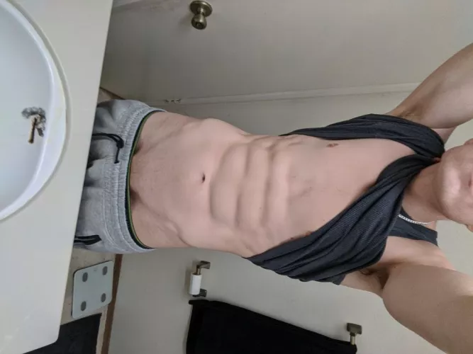 V ready for you to lick 😝